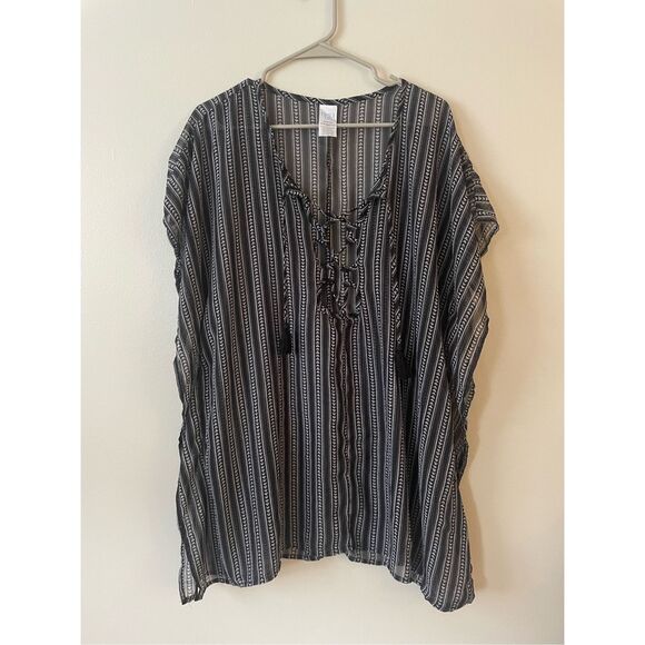 Time and True Medium Black and White Sheer Geometric Cover Up - Picture 1 of 4